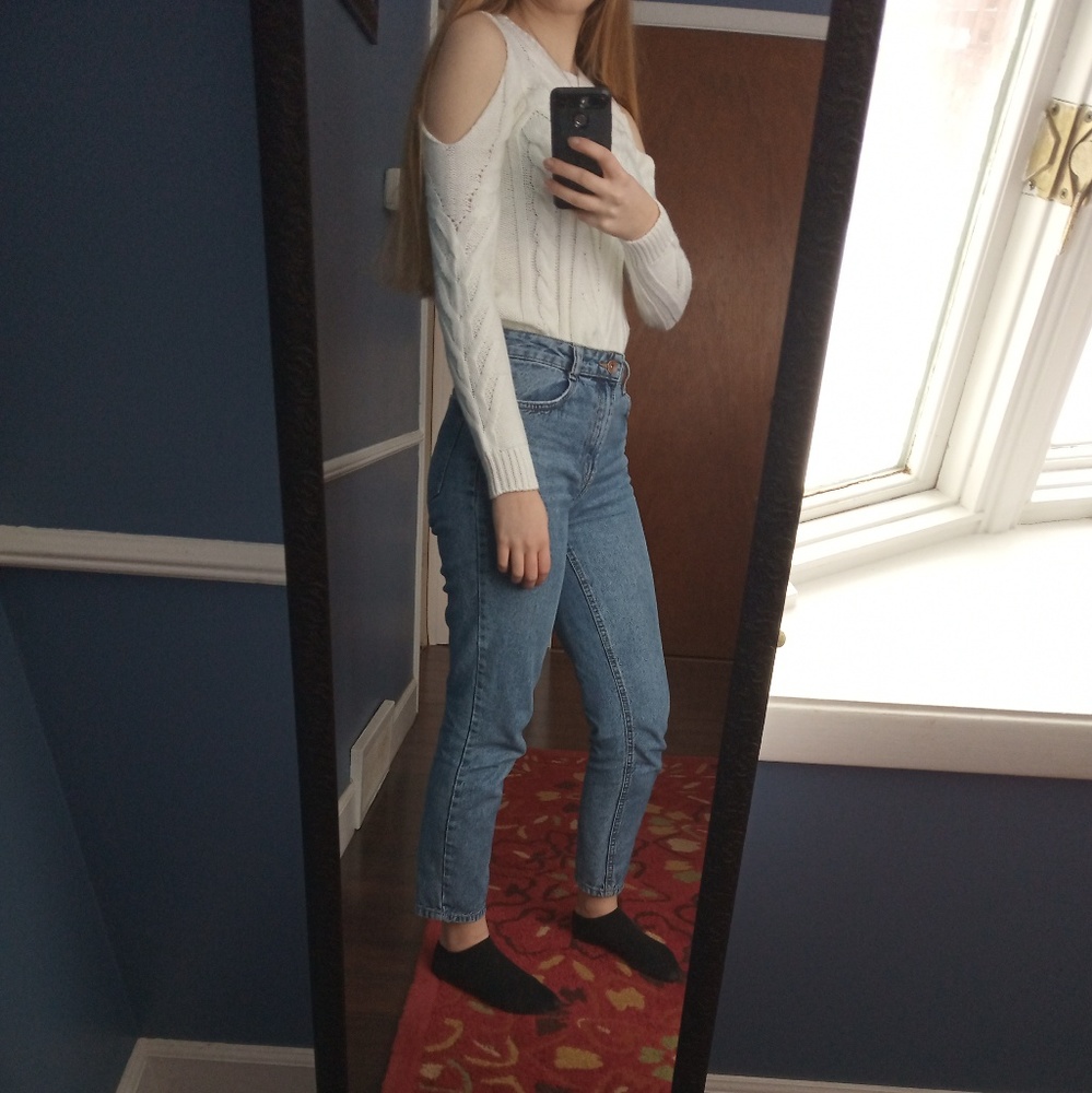 Sweater - Picture 4 of 6